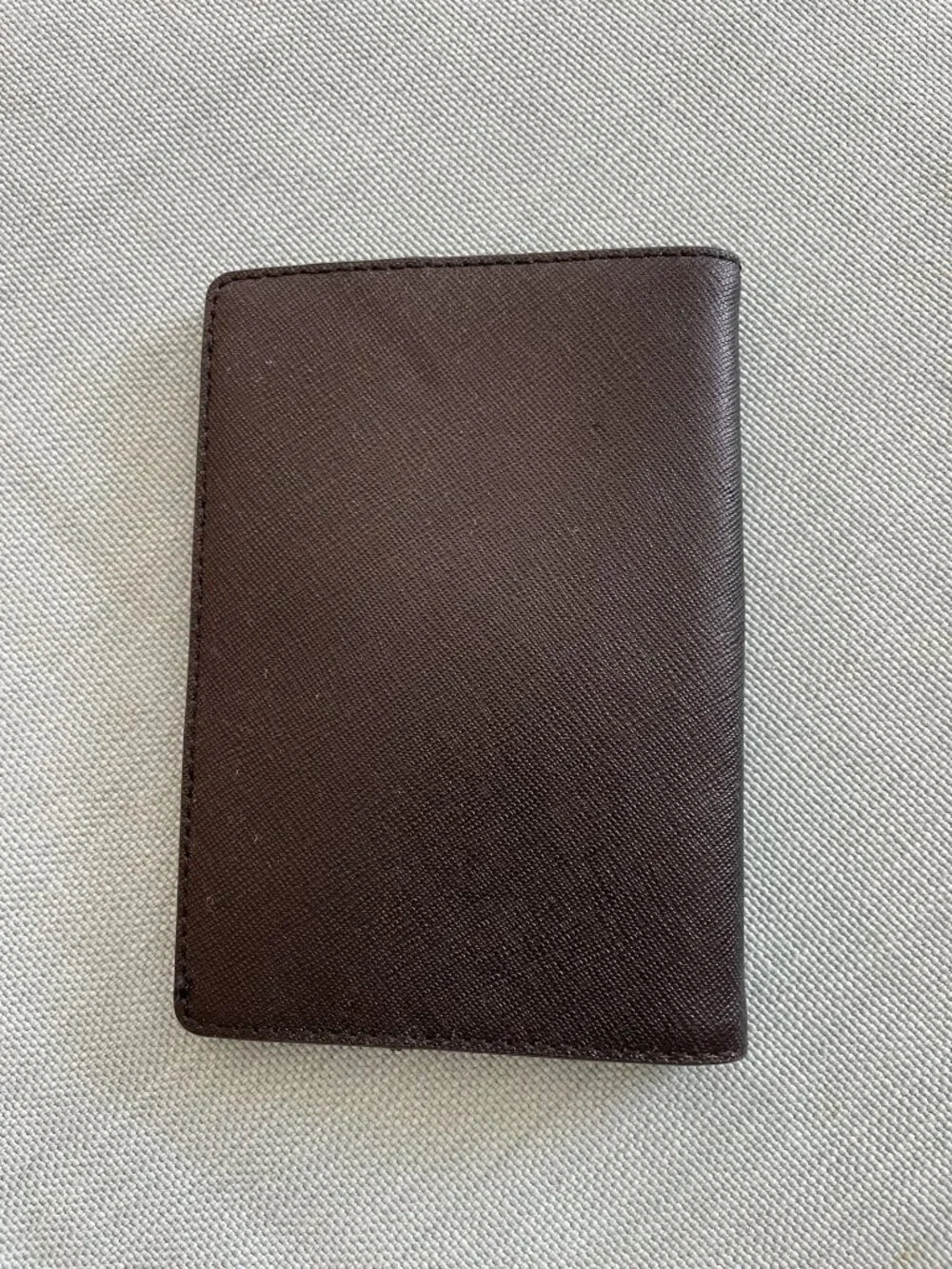 Kate Spade New York passport cover black 